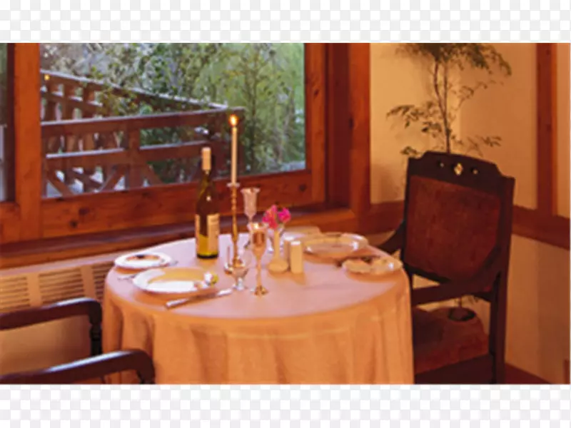 巴农度假村马纳利餐厅酒店餐桌-酒店