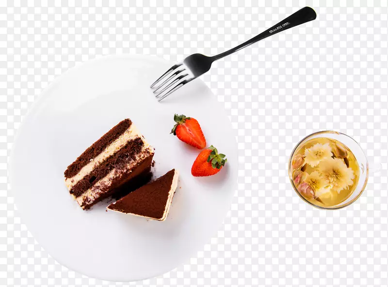 俯拍西式甜点和花茶巧克力蛋糕叉子
