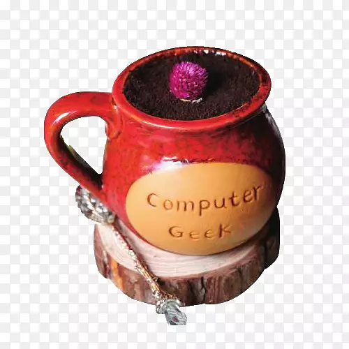 红色陶瓷杯里的盆栽奶茶