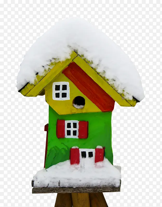 堆满积雪的小屋