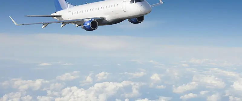 云层上的飞机背景