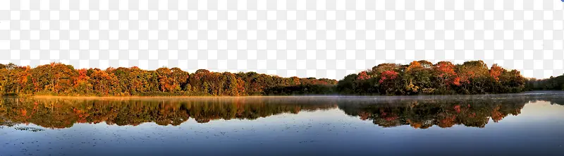 安静祥和的秋季湖水风景