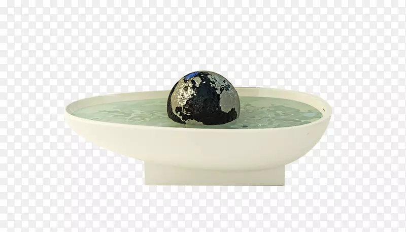 陶瓷质量.带水的白色浴缸