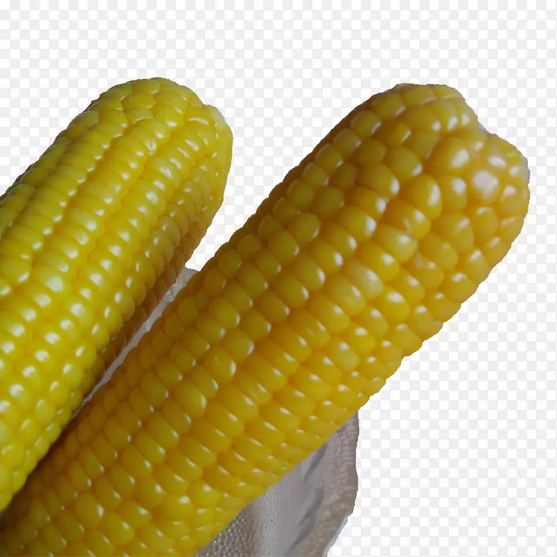 玉米在玉米芯上，甜玉米上，玉米芯上，甜玉米粒上。