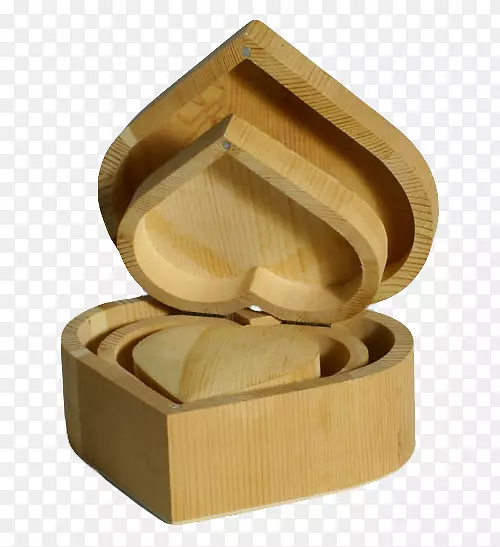 木箱礼品包装和标签.心形木箱