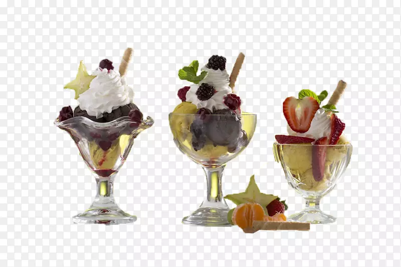 草莓冰淇淋圣代冰淇淋水果冰淇淋