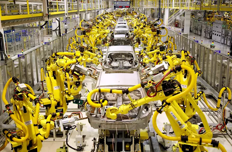 工业机器人工业制造机器人.工业工人和工程师