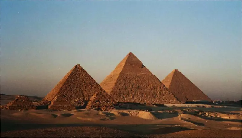 吉萨大狮身人面像金字塔，门高尔金字塔，吉萨金字塔，哈夫勒金字塔，吉萨金字塔