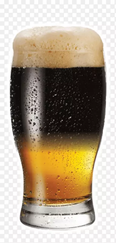 小麦啤酒鸡尾酒黑色和褐色吉尼斯啤酒飞溅