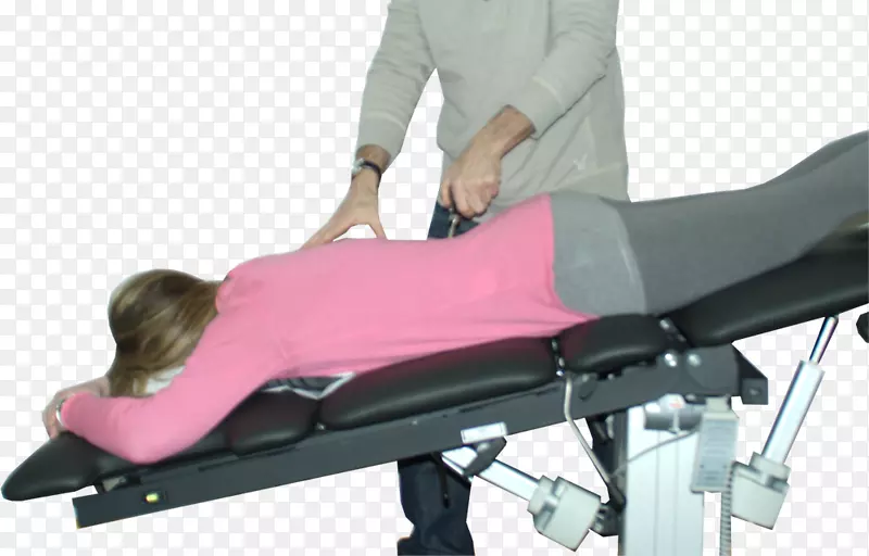 治疗脊椎病仰卧位俯卧位技术-昏迷不醒地躺在桌子上
