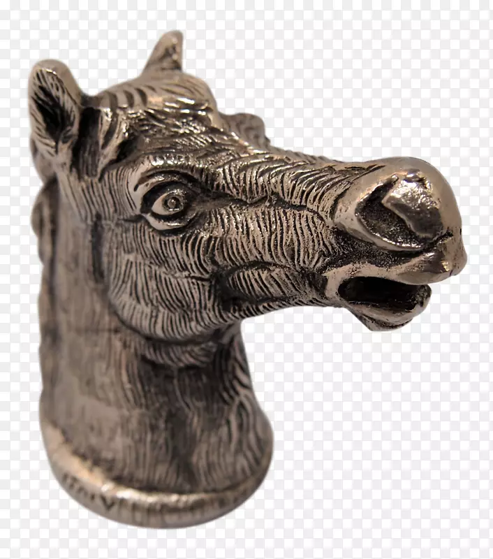 鼻雕青铜马头