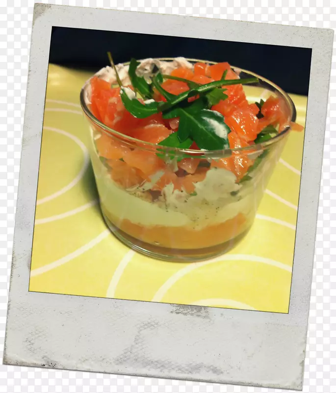 熏鲑鱼，葡萄柚汁，素食食谱-色拉
