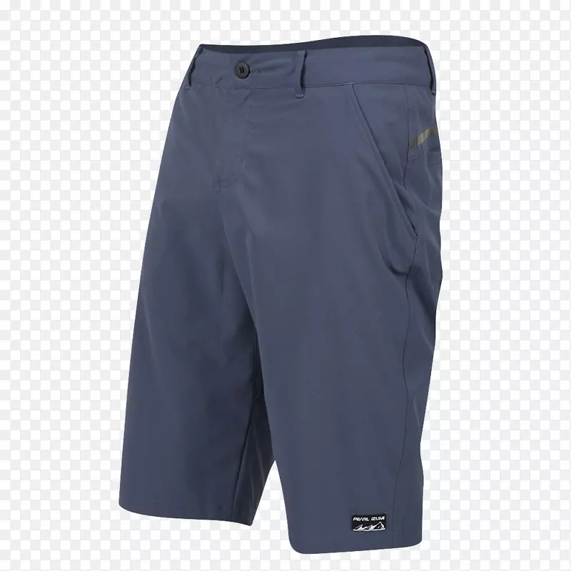 自行车短裤和短裤，衣服裤子，百慕大短裤-穿短裤的男人