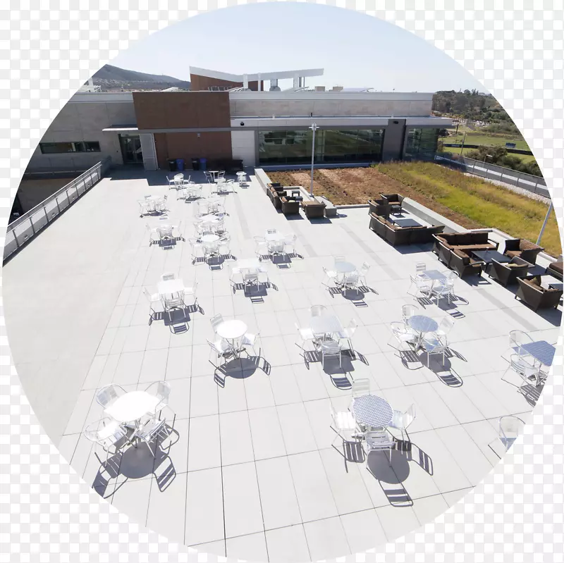 加州州立大学圣马科斯屋顶空间投影机楼顶花园