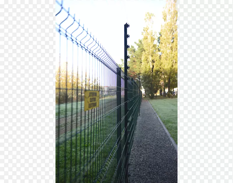 电篱笆链.连接绝缘子的栅栏.篱笆
