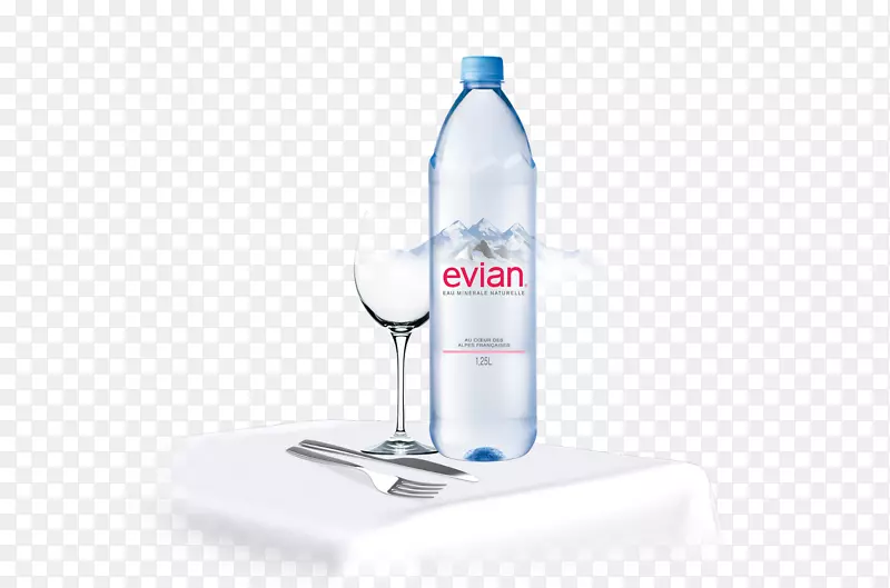 玻璃瓶矿泉水瓶液体玻璃