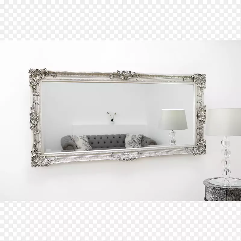 镜框边缘外的银色镜子浴室.银色