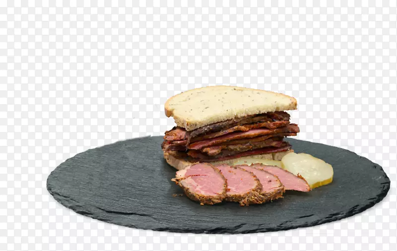 早餐三明治蒙特利尔式熏肉火腿奶酪三明治汉堡包烤牛肉培根