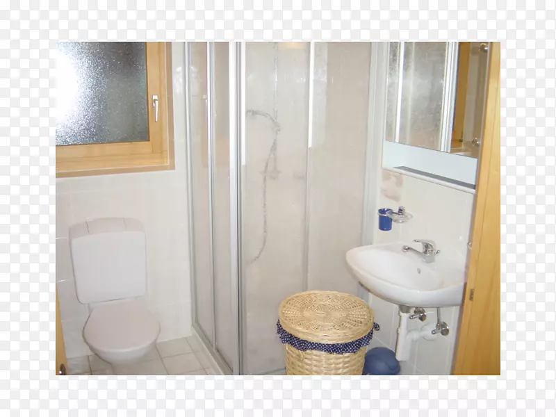 卫生间和浴盆座椅，浴室柜，水槽，水龙头