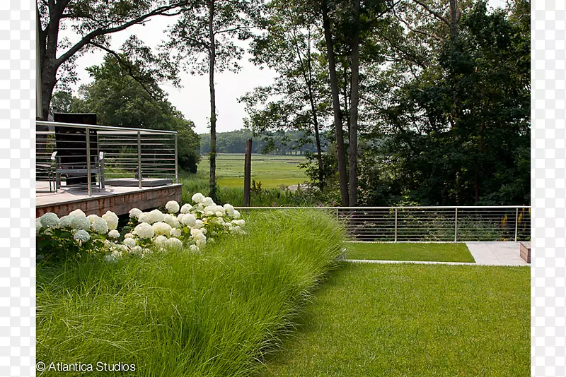 后院围栏花园景观建设公司。-栅栏