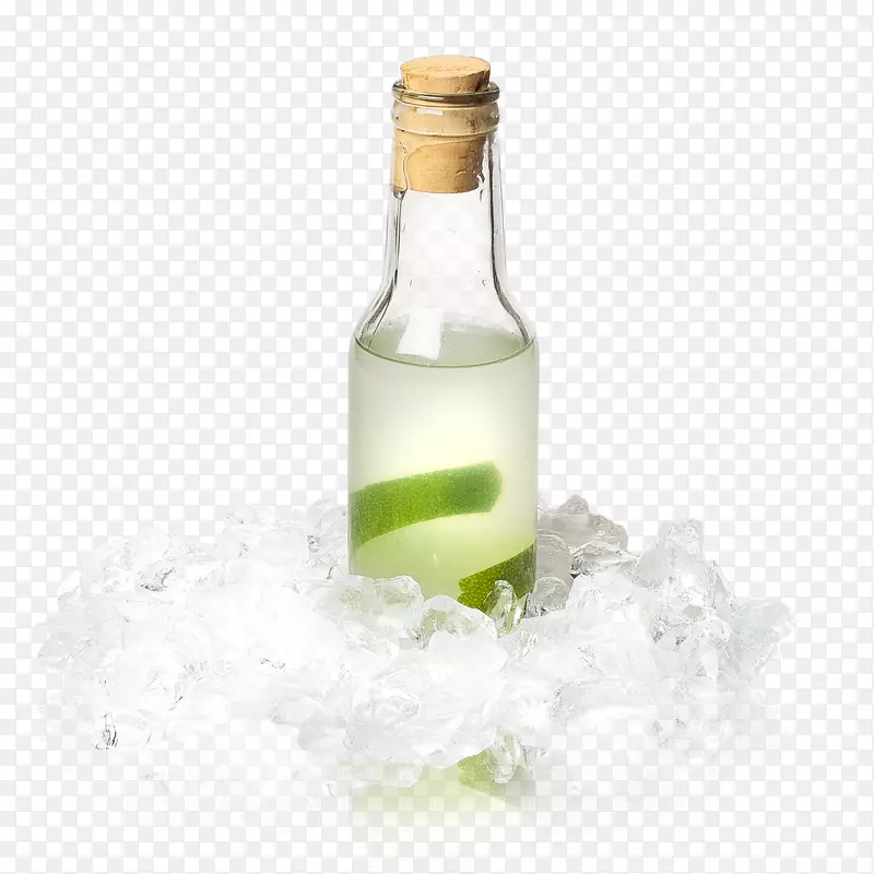 利口酒饮品玻璃瓶与冰块背景PNG图片素材下载_图片编号4707606-PNG素材网