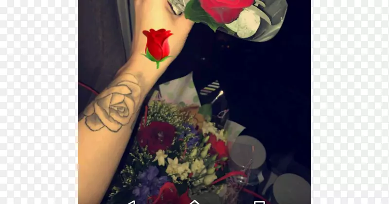 手指肩部纹身-Snapchat玫瑰