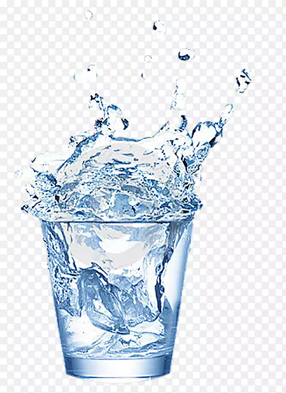 一杯水透明清澈