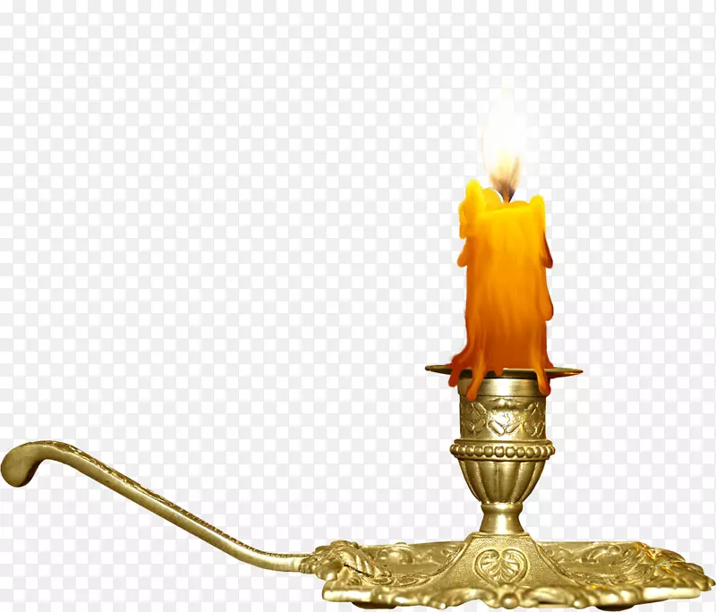 金色花纹蜡烛台
