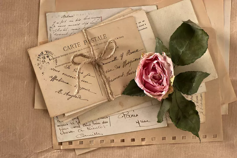 怀旧信件与玫瑰花