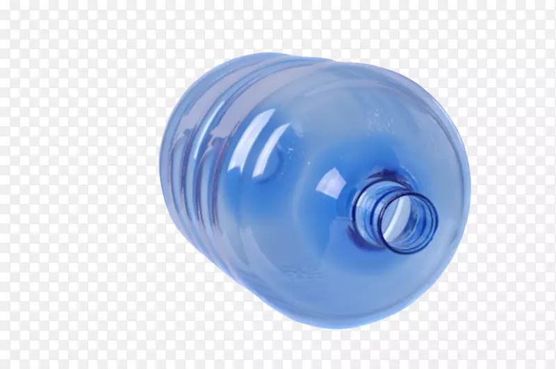 蓝色解渴放倒的空的一瓶饮料实物