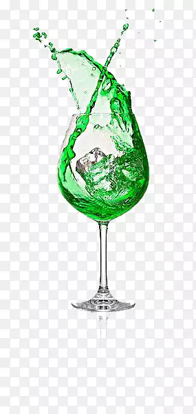 绿色液体饮料