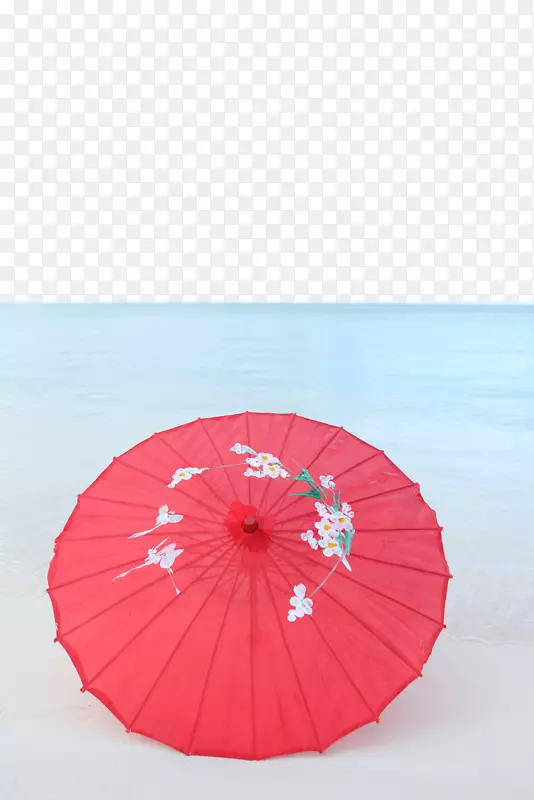 沙滩上的红色纸伞