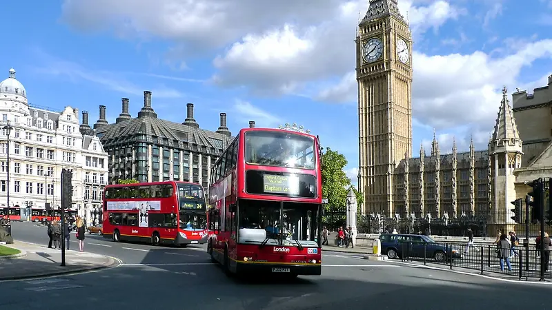 伦敦红色双层公共汽车