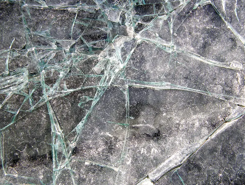 玻璃裂缝背景