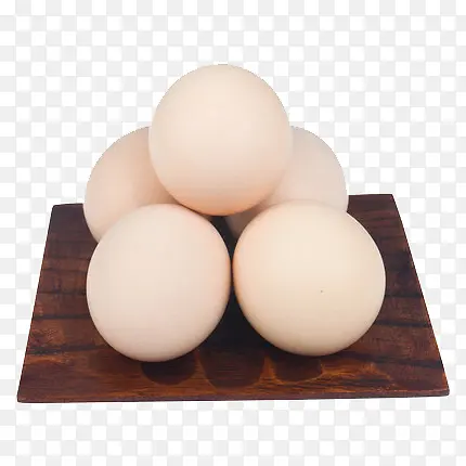 菜板上的鸡蛋