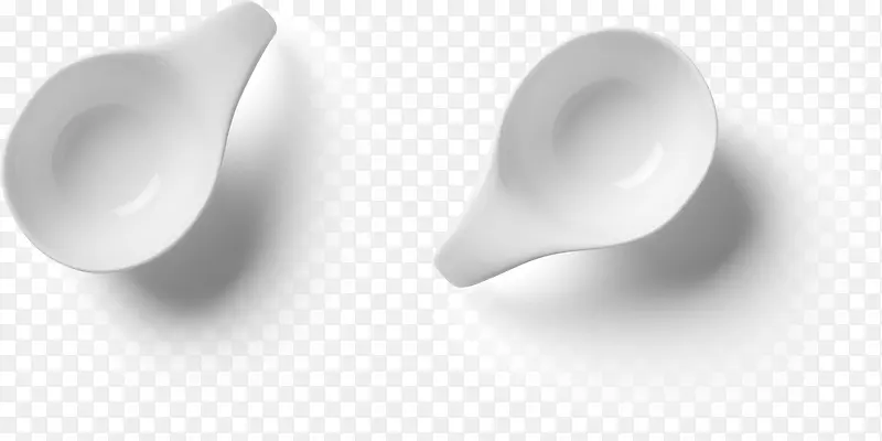 两个纯白色的小勺子