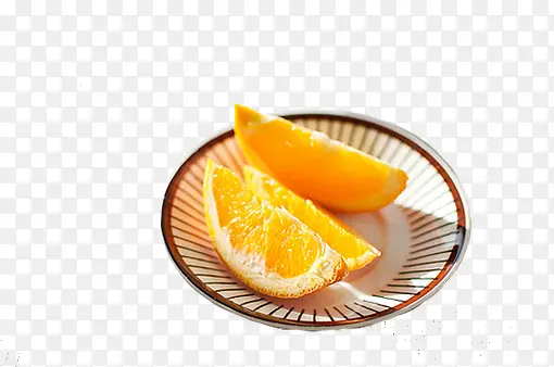 碟子里的橙子