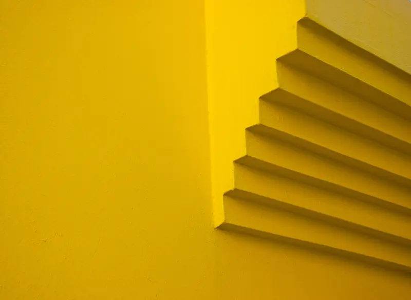 黄色阶梯
