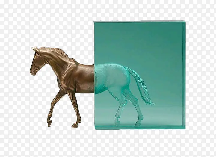 玻璃雕塑与铜马