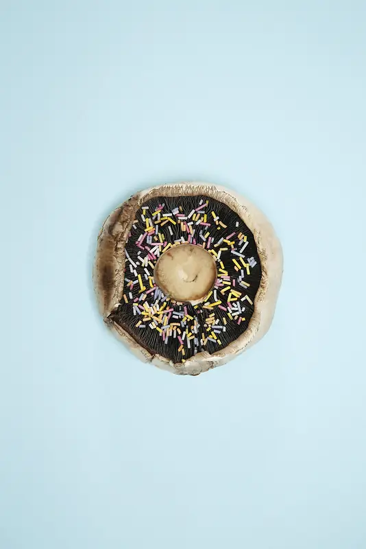 圆形甜甜圈模型海报背景