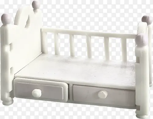 白色的拼接试婴儿床