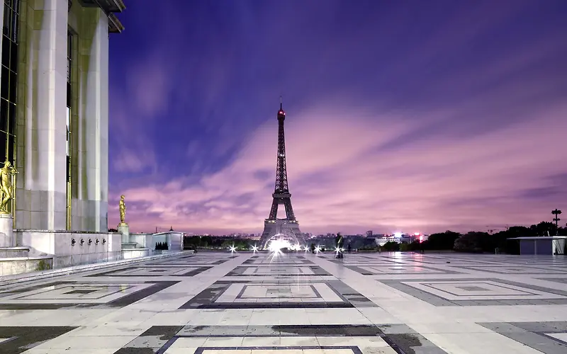法国白色瓷砖广场海报背景