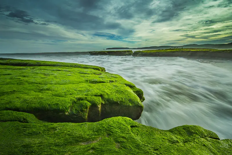 岩石海水水铺草地