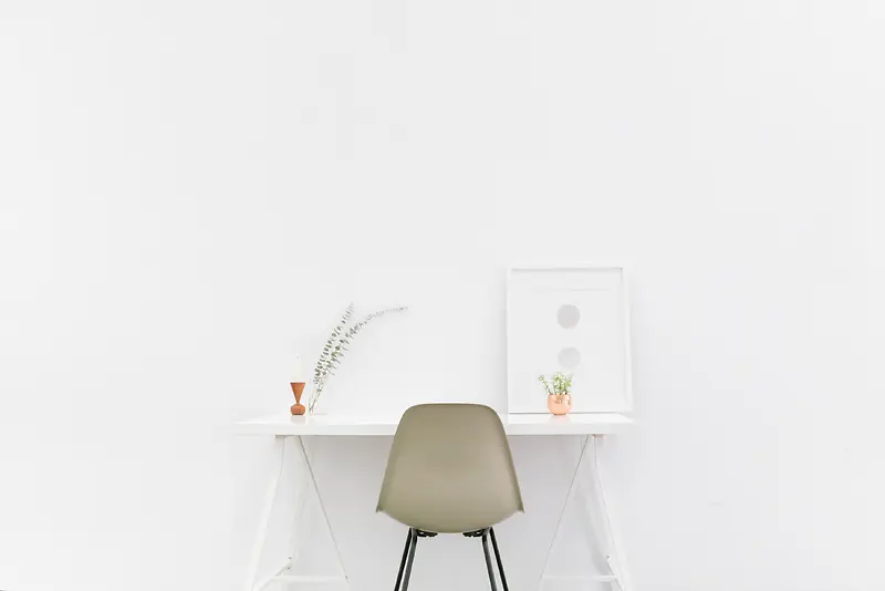 高清创意办公桌椅子白色墙面