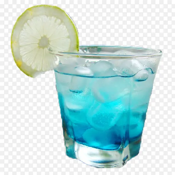 柠檬片装饰的蓝柑苏打水