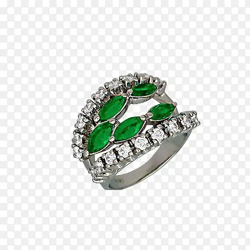 绿色宝石戒指