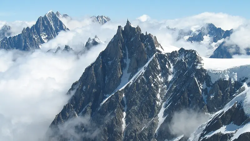 阿尔卑斯山壮大宽屏