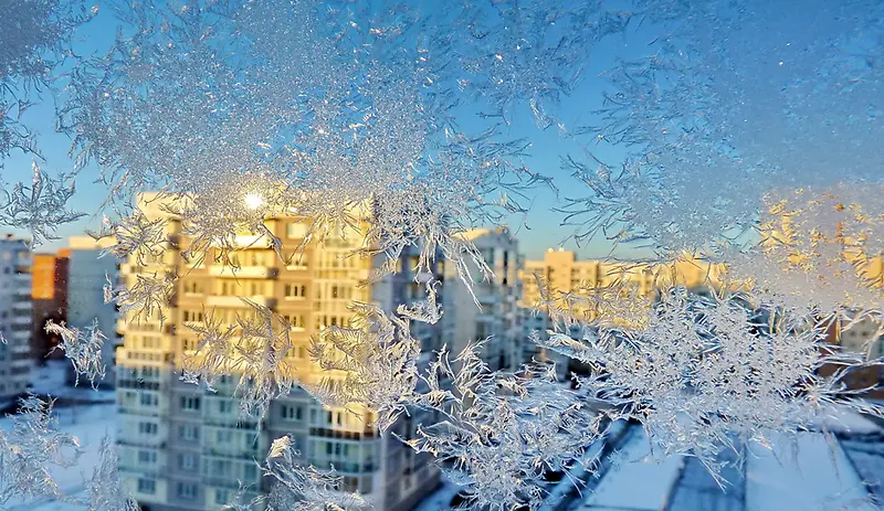 蓝色冬日窗花雪景