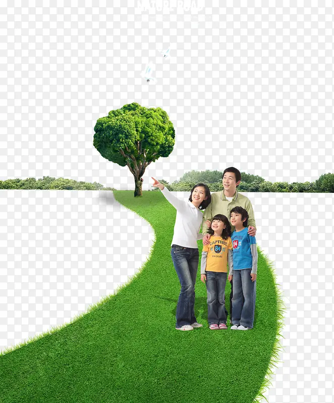 站在草地上的一家人