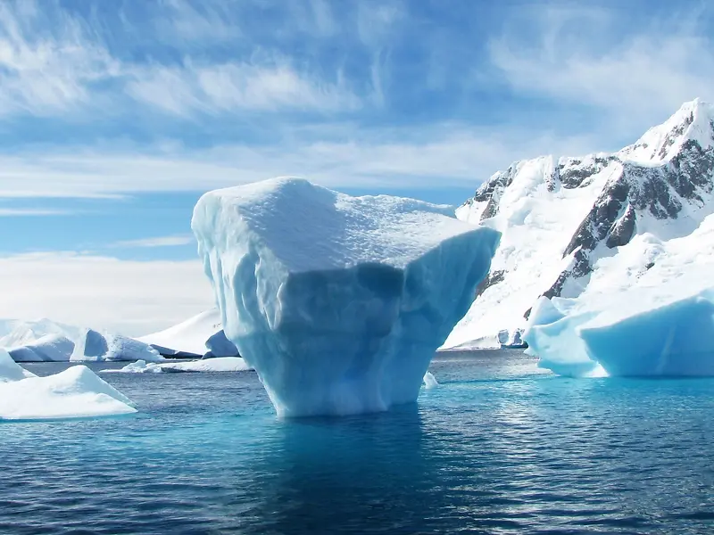 冰川海水风景高清壁纸